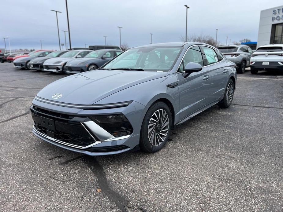 new 2025 Hyundai Sonata Hybrid car, priced at $30,379