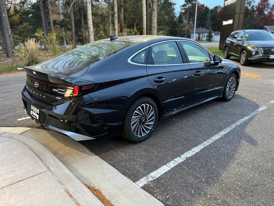 new 2025 Hyundai Sonata Hybrid car, priced at $36,768