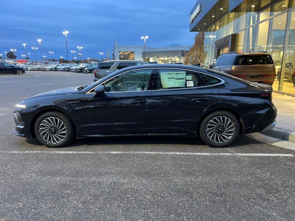 new 2025 Hyundai Sonata Hybrid car, priced at $36,768