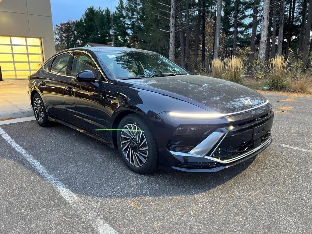 new 2025 Hyundai Sonata Hybrid car, priced at $36,768