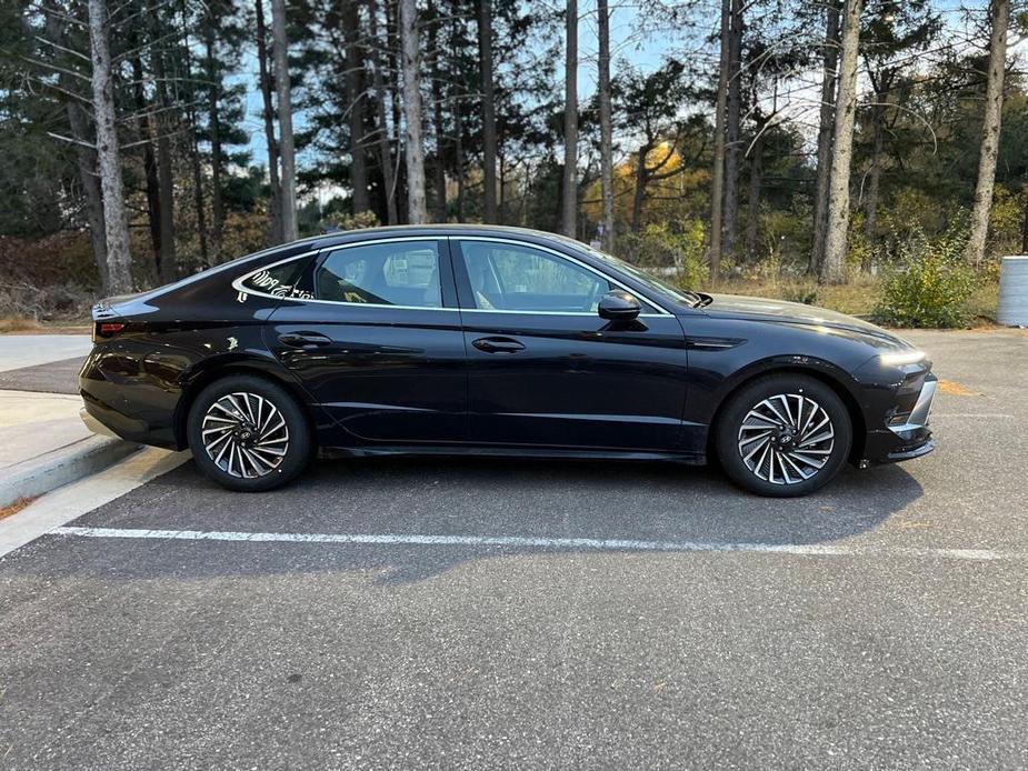 new 2025 Hyundai Sonata Hybrid car, priced at $36,768