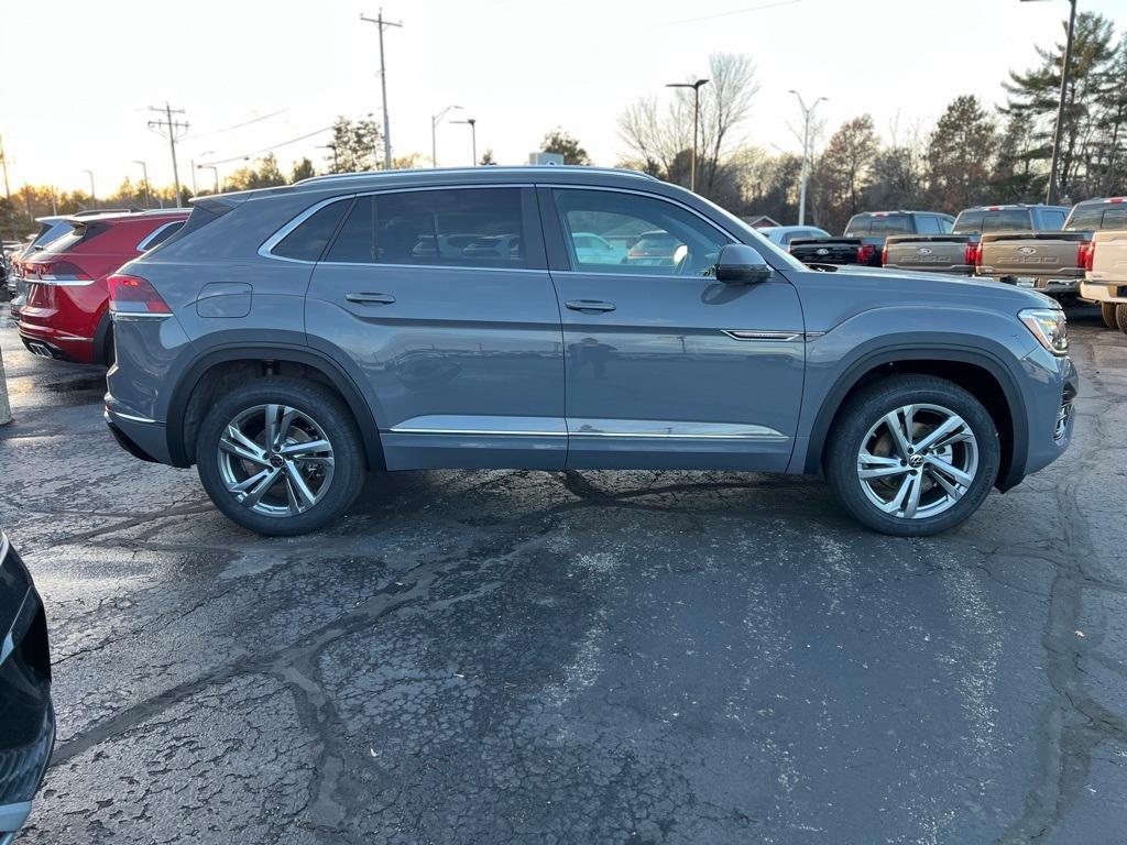 new 2024 Volkswagen Atlas Cross Sport car, priced at $47,066