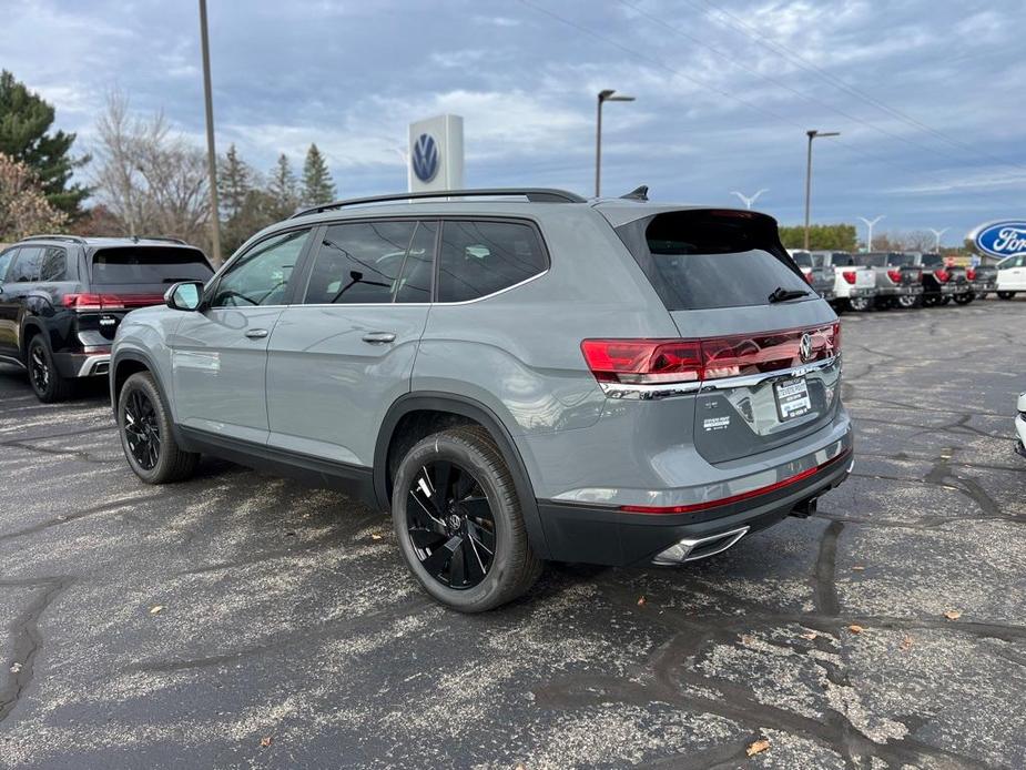 new 2025 Volkswagen Atlas car, priced at $44,778