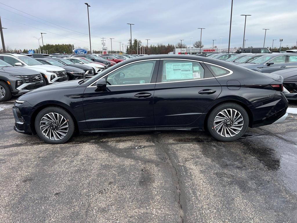 new 2025 Hyundai Sonata Hybrid car, priced at $36,814