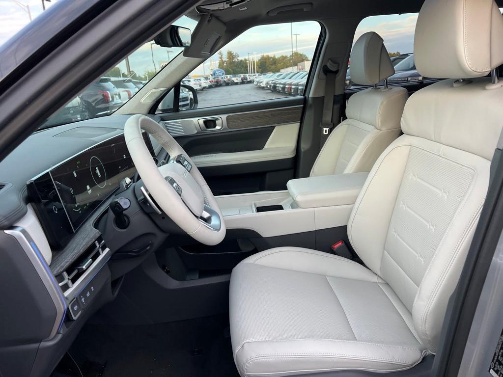 new 2025 Hyundai Santa Fe HEV car, priced at $45,815