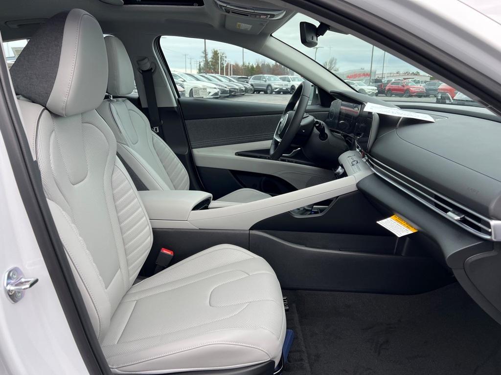 new 2025 Hyundai Elantra car, priced at $28,032