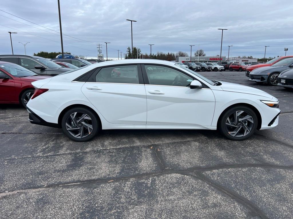 new 2025 Hyundai Elantra car, priced at $28,032