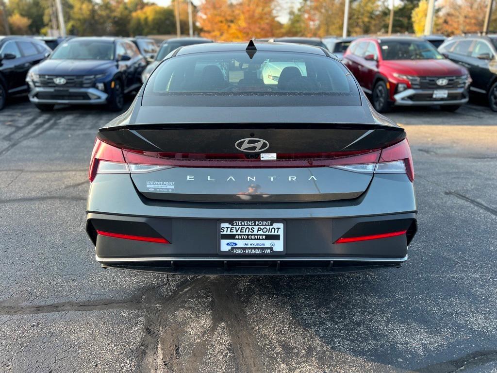 new 2025 Hyundai Elantra car, priced at $22,917