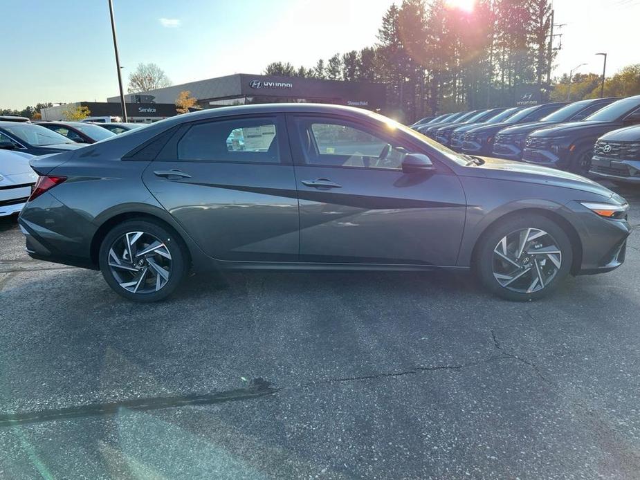 new 2025 Hyundai Elantra car, priced at $22,917