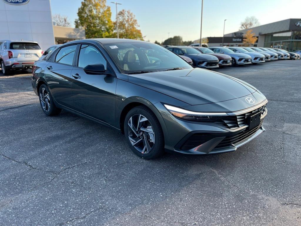 new 2025 Hyundai Elantra car, priced at $22,917