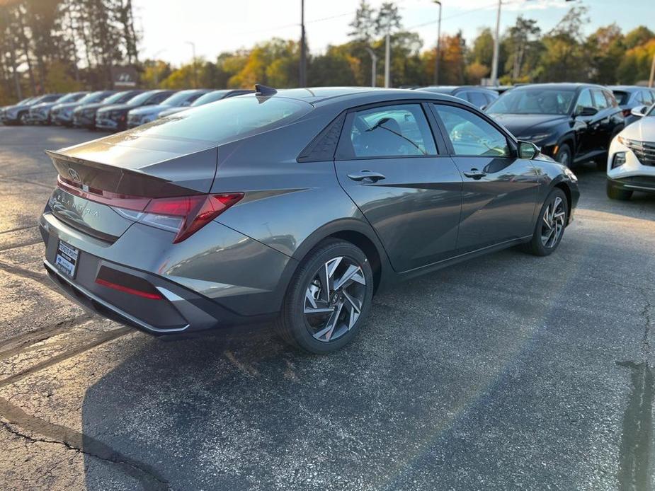 new 2025 Hyundai Elantra car, priced at $22,917