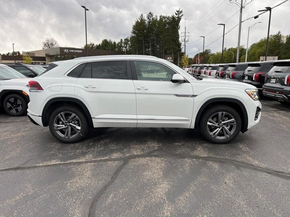 new 2024 Volkswagen Atlas Cross Sport car, priced at $47,361