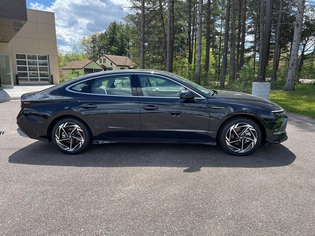 new 2024 Hyundai Sonata car, priced at $27,890