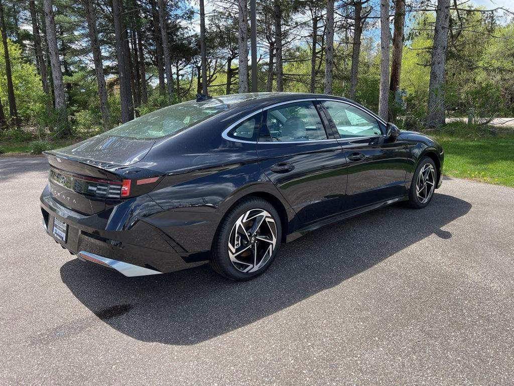 new 2024 Hyundai Sonata car, priced at $27,890