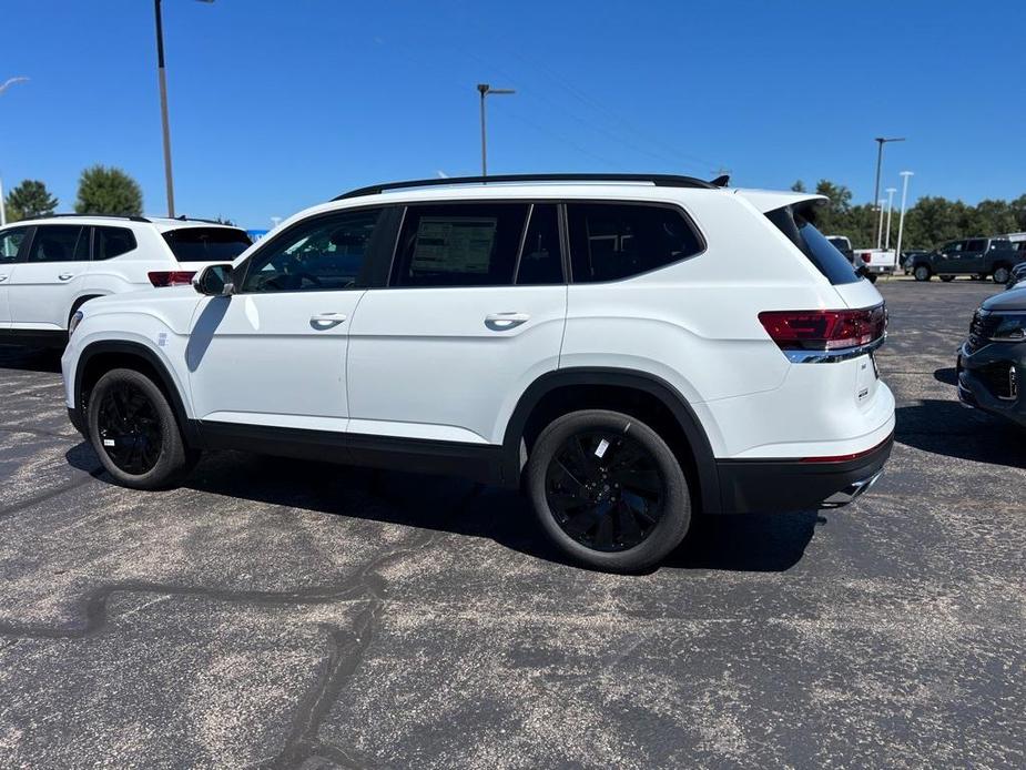 new 2024 Volkswagen Atlas car, priced at $42,088