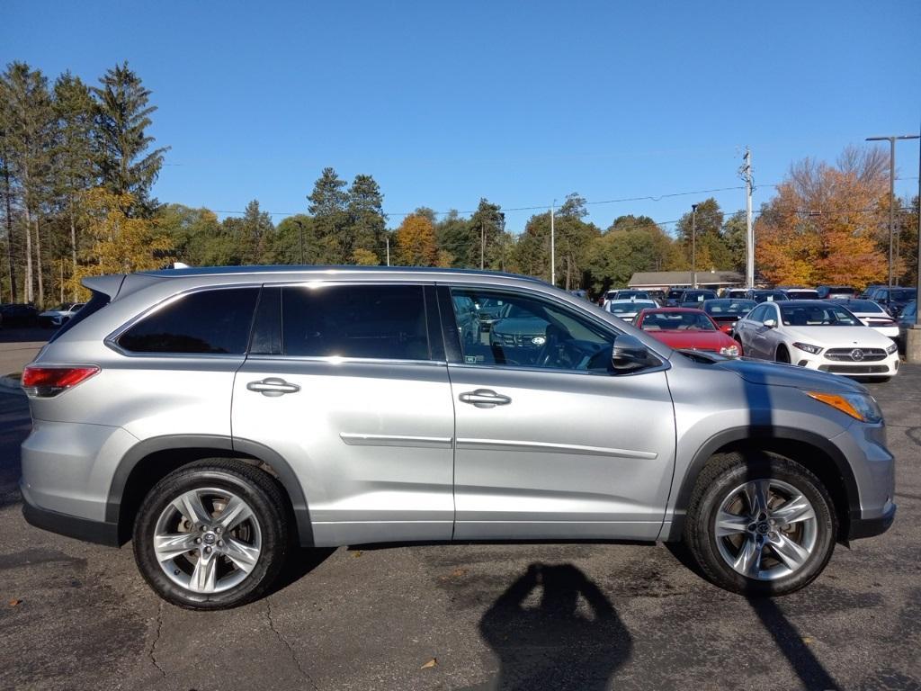 used 2016 Toyota Highlander car, priced at $15,502