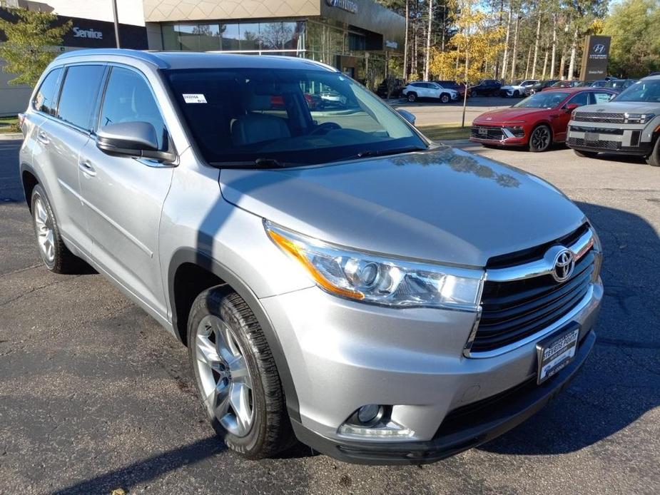 used 2016 Toyota Highlander car, priced at $15,502