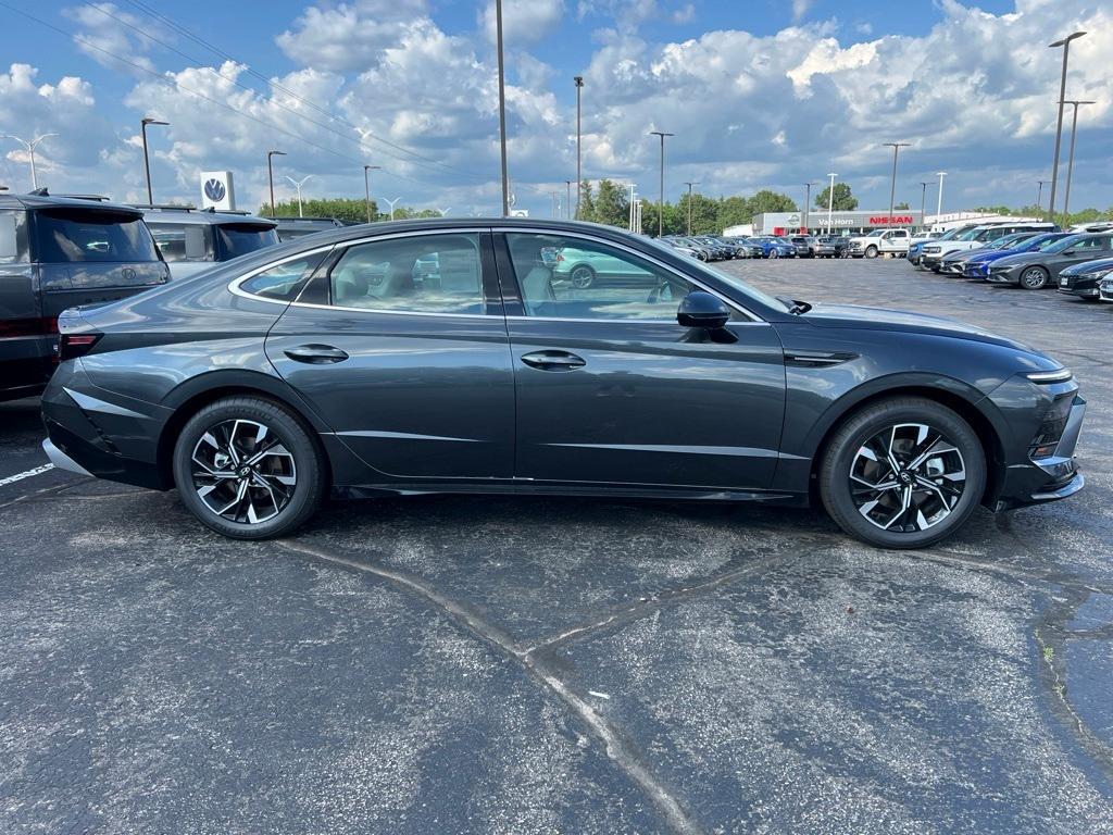 new 2024 Hyundai Sonata car, priced at $27,550