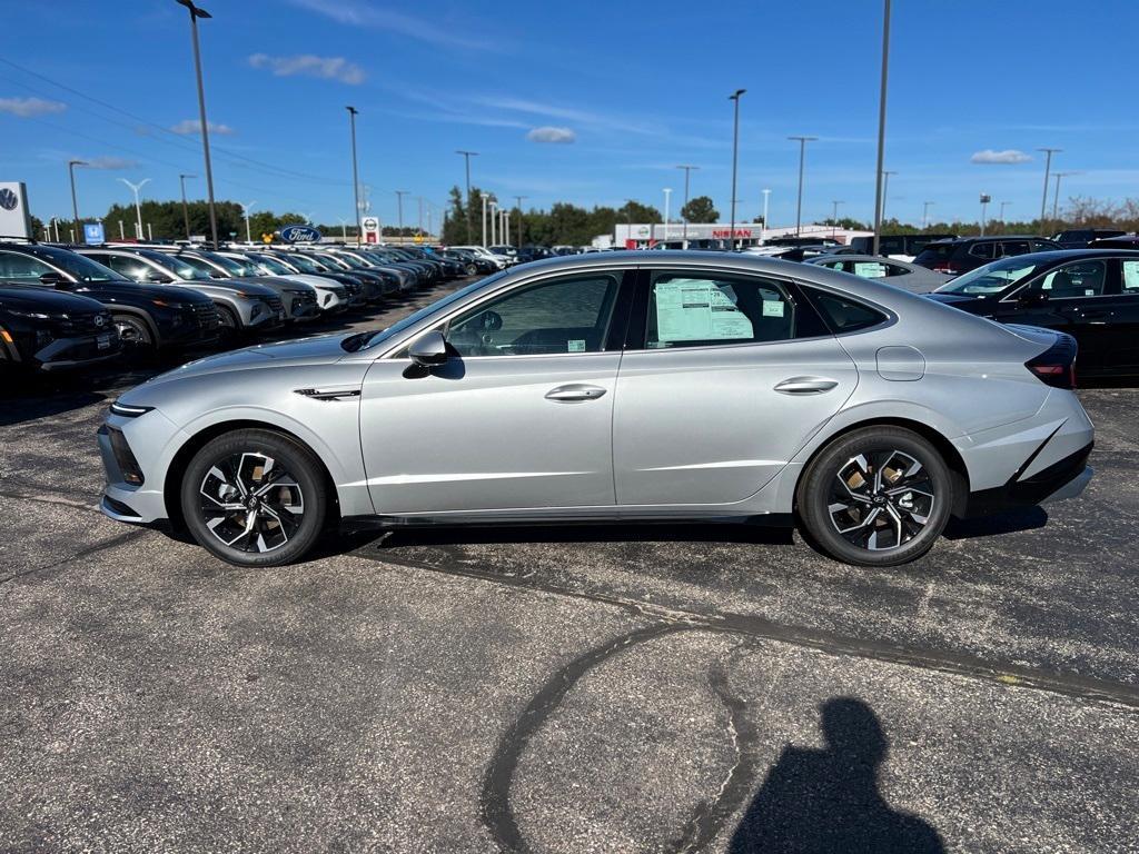 new 2024 Hyundai Sonata car, priced at $27,571