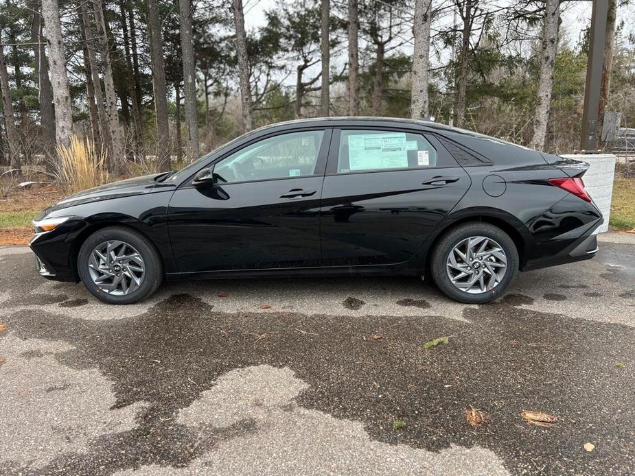 new 2025 Hyundai Elantra HEV car, priced at $24,808