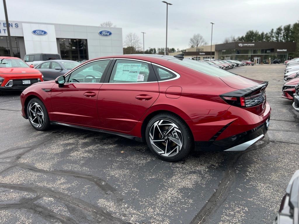 new 2024 Hyundai Sonata car, priced at $28,992