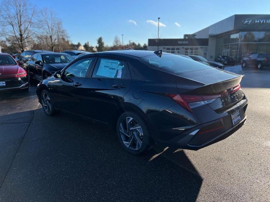 new 2025 Hyundai Elantra HEV car, priced at $26,698