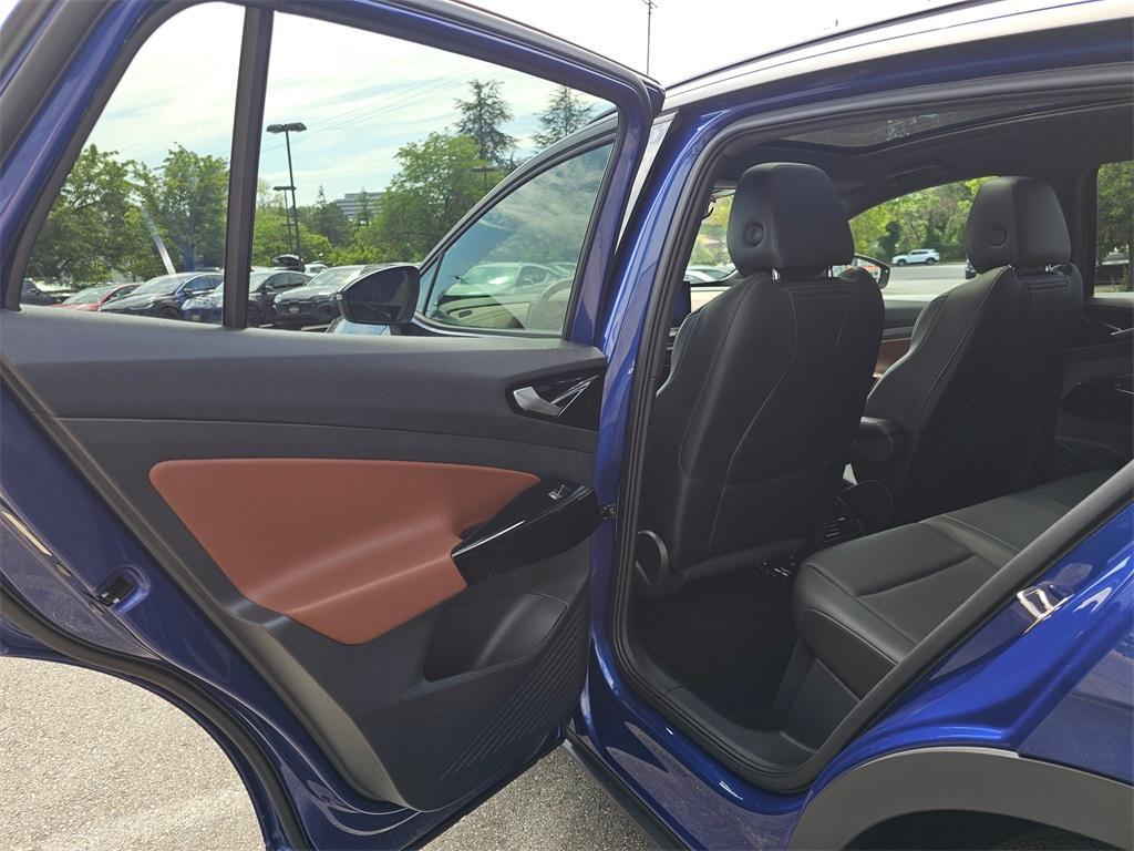 used 2021 Volkswagen ID.4 car, priced at $20,680