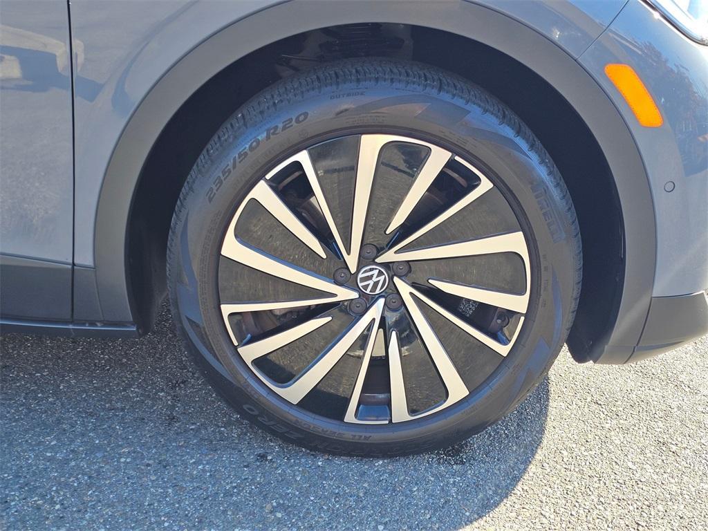 used 2023 Volkswagen ID.4 car, priced at $22,588