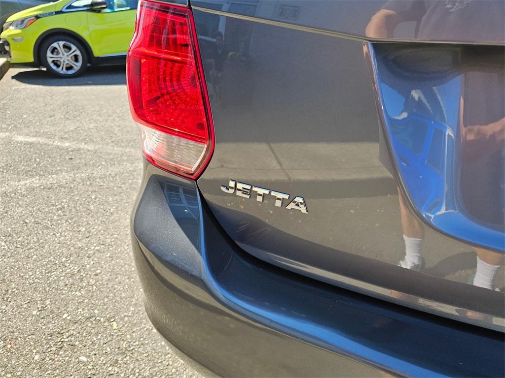 used 2010 Volkswagen Jetta car, priced at $5,888