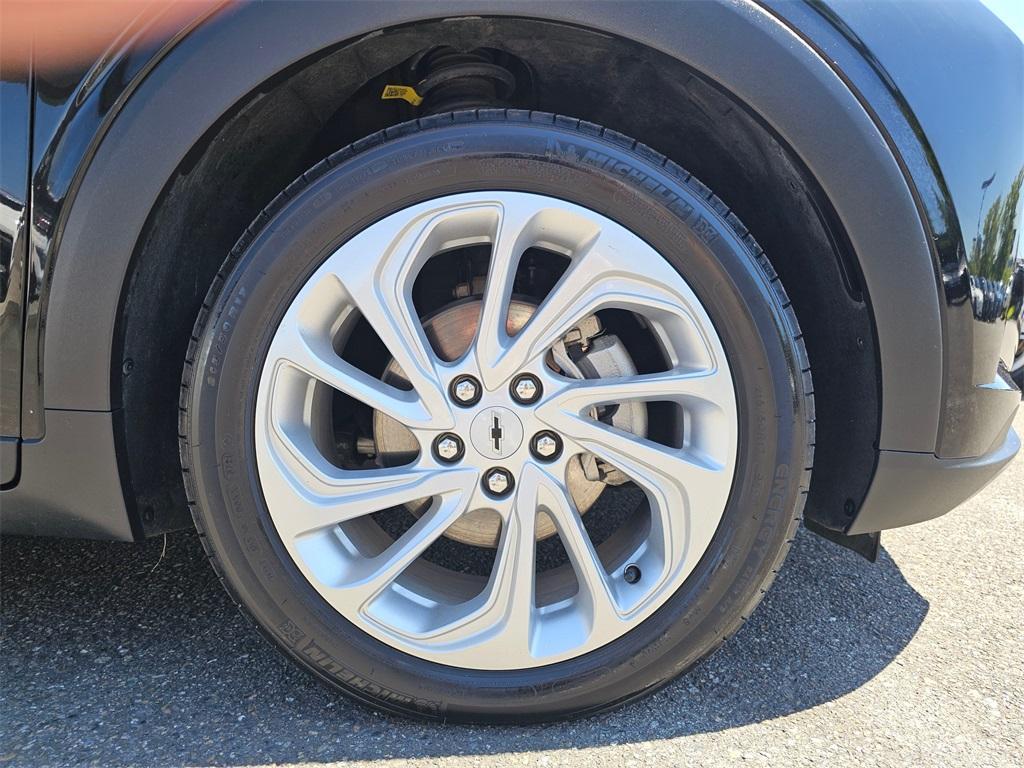 used 2022 Chevrolet Bolt EUV car, priced at $17,880