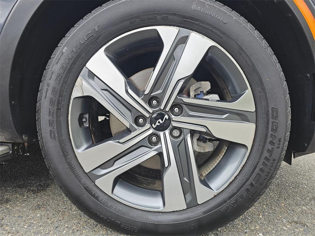 used 2023 Kia Sorento Hybrid car, priced at $30,880