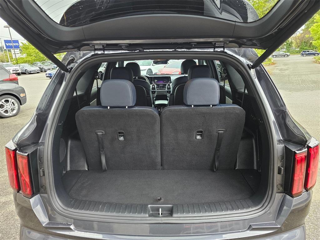 used 2023 Kia Sorento Hybrid car, priced at $30,880