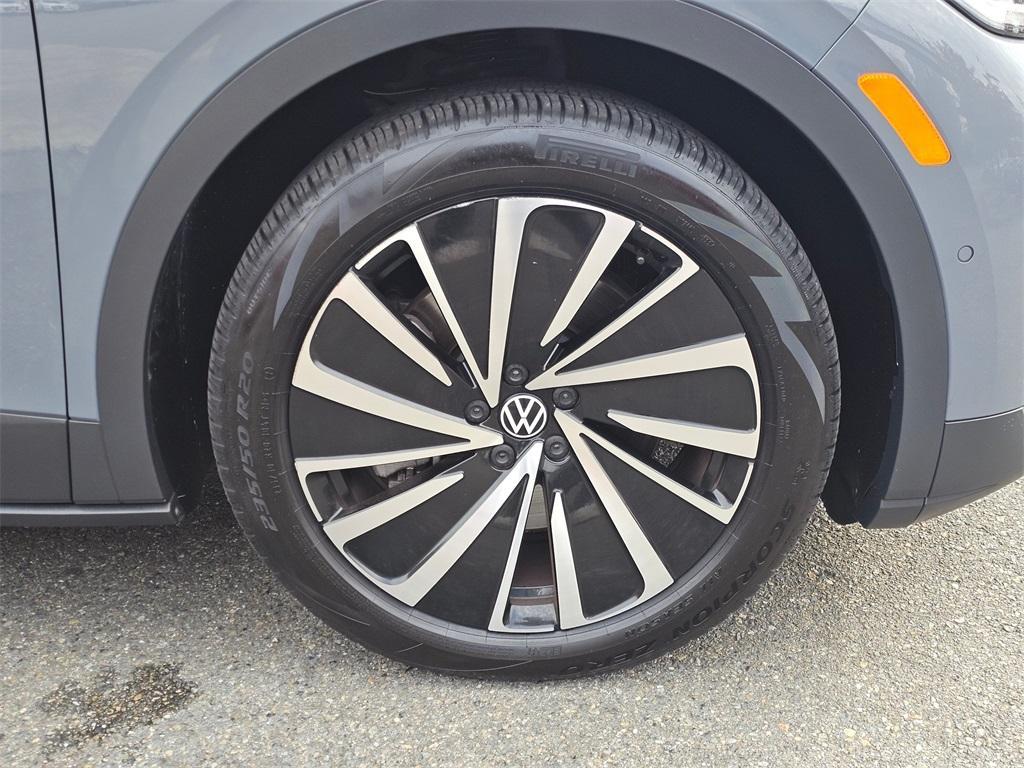 used 2024 Volkswagen ID.4 car, priced at $20,980