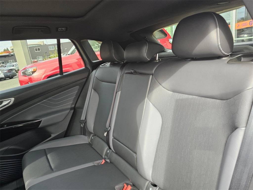 used 2024 Volkswagen ID.4 car, priced at $20,980