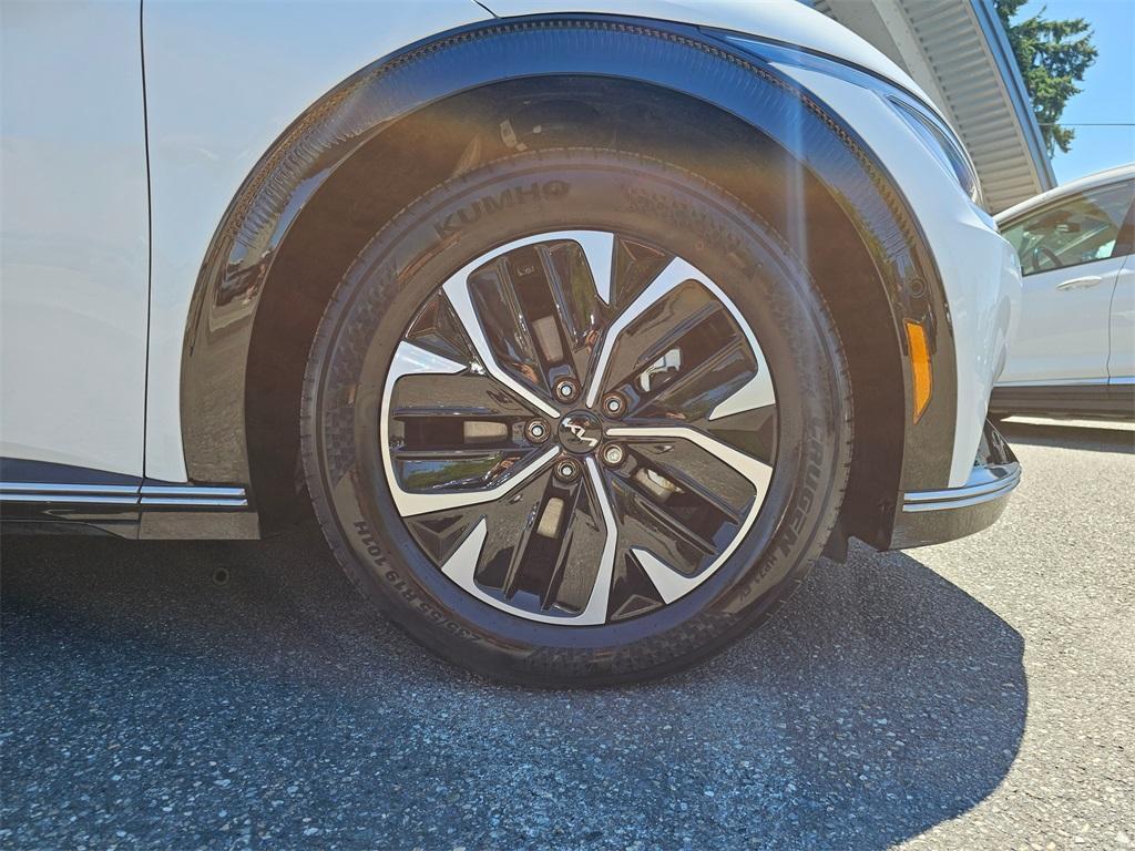 used 2023 Kia EV6 car, priced at $28,980