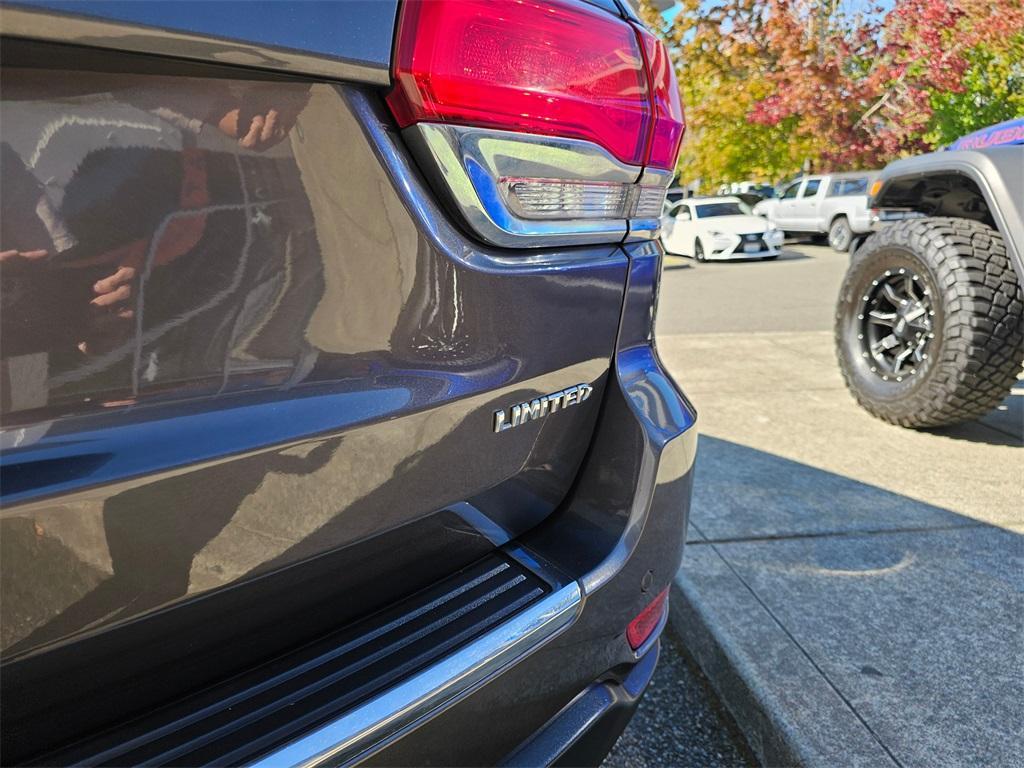 used 2017 Jeep Grand Cherokee car, priced at $12,488