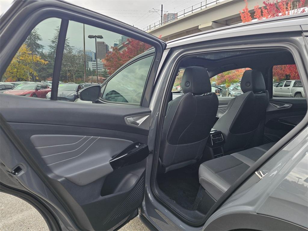 used 2024 Volkswagen ID.4 car, priced at $25,980