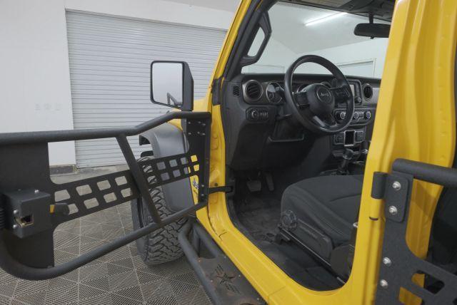 used 2021 Jeep Wrangler Unlimited car, priced at $27,295