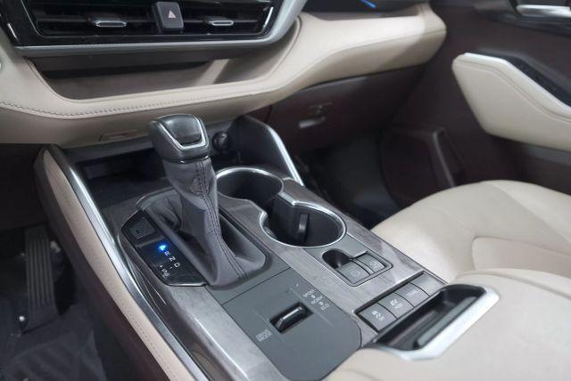 used 2020 Toyota Highlander Hybrid car, priced at $30,995