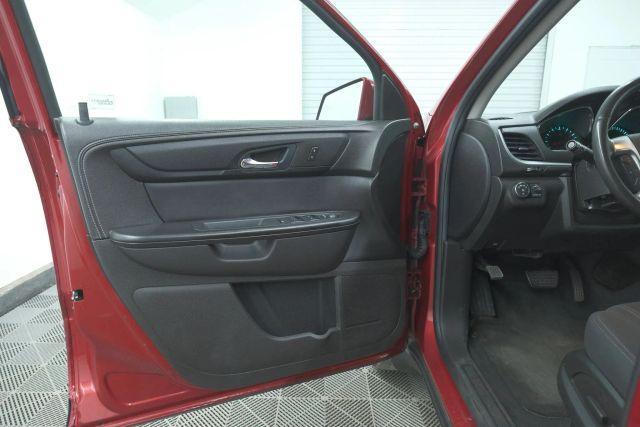 used 2014 Chevrolet Traverse car, priced at $5,995