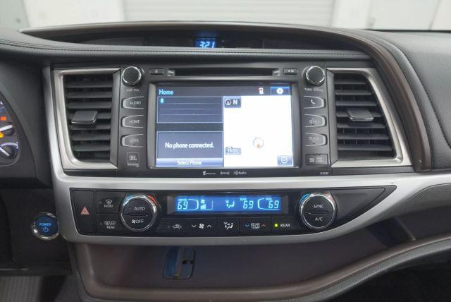 used 2018 Toyota Highlander Hybrid car, priced at $24,995