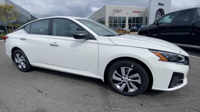 new 2025 Nissan Altima car, priced at $25,509