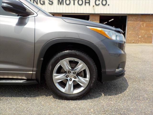 used 2015 Toyota Highlander car, priced at $19,900