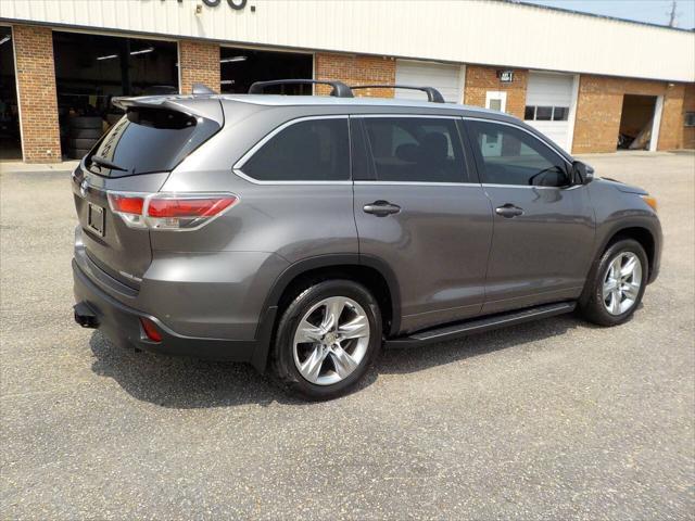 used 2015 Toyota Highlander car, priced at $19,900