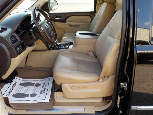 used 2014 GMC Yukon XL car, priced at $15,900