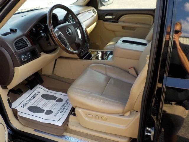 used 2014 GMC Yukon XL car, priced at $15,900