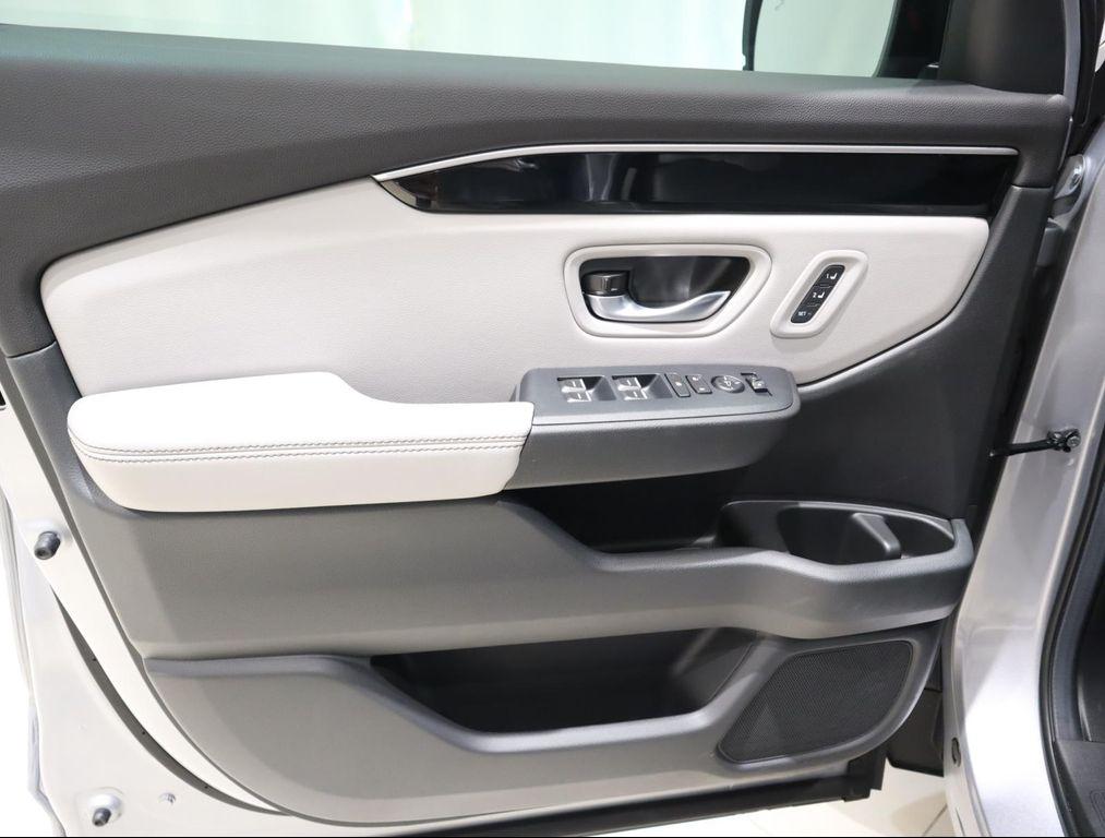 used 2024 Honda Pilot car, priced at $36,490