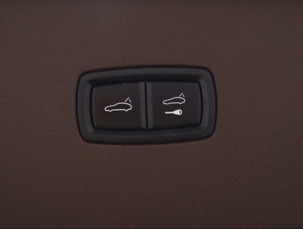 used 2022 Porsche Cayenne car, priced at $87,690