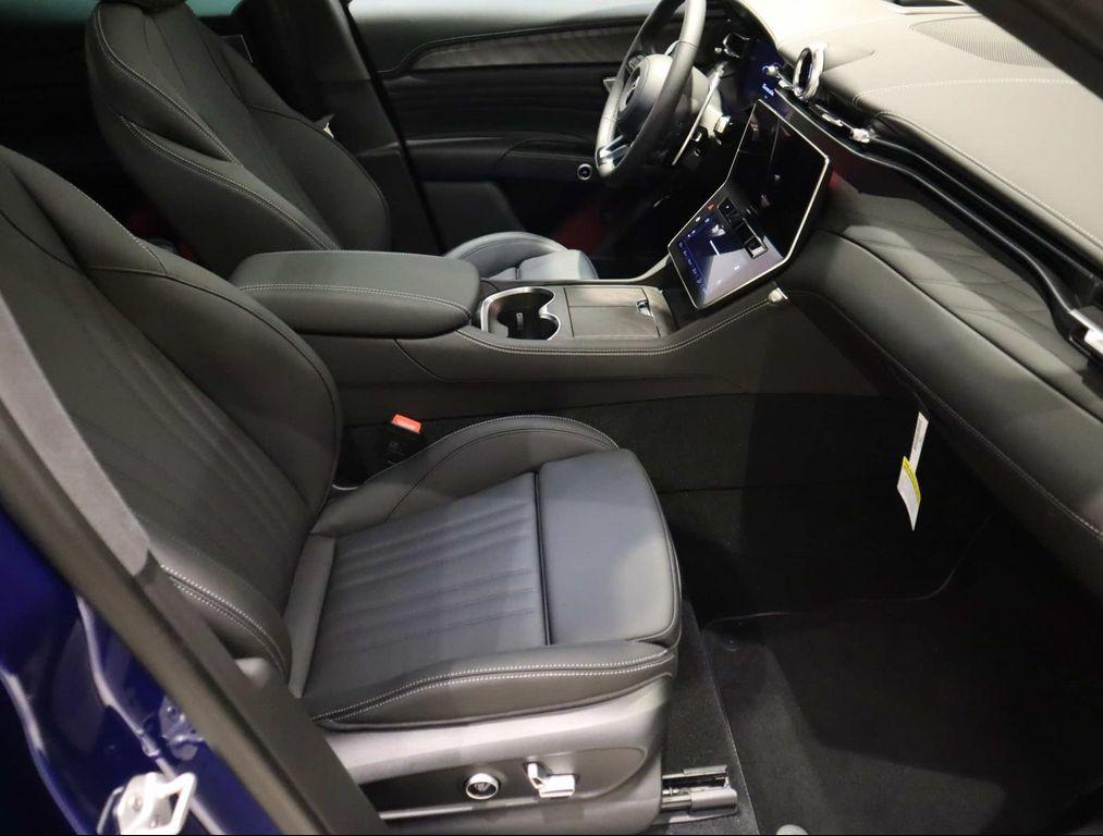new 2025 Maserati Grecale car, priced at $87,115