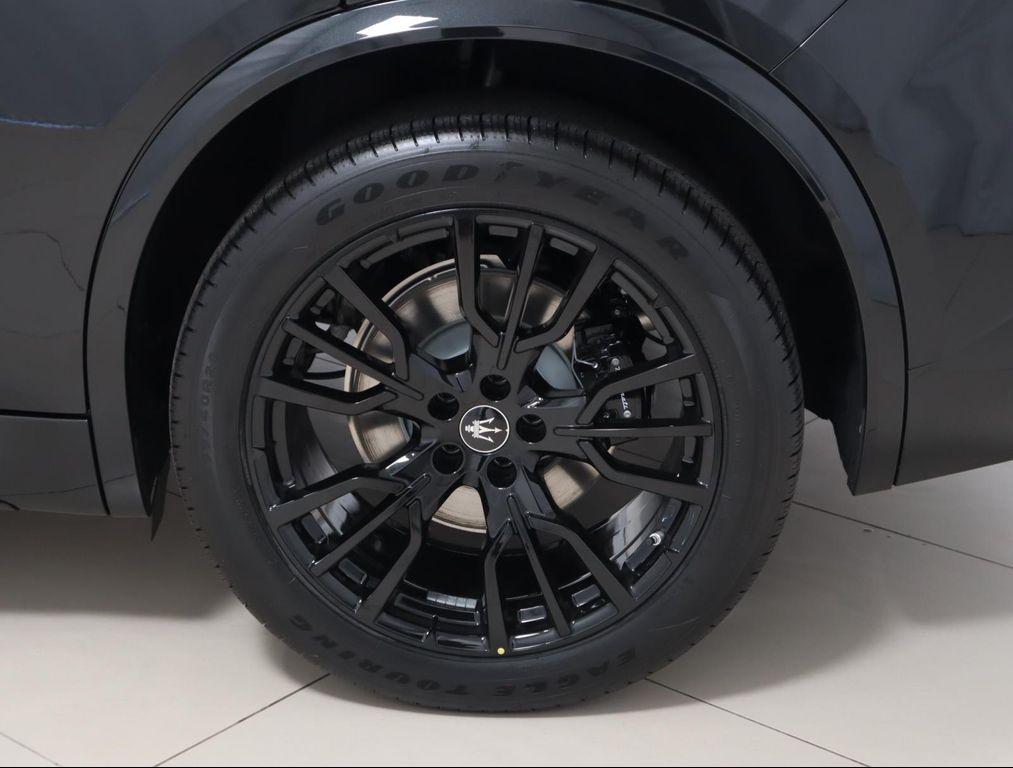 new 2025 Maserati Grecale car, priced at $78,425